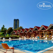 Бассейн с тремя зонами в Grand Hotel Sukhum 4*