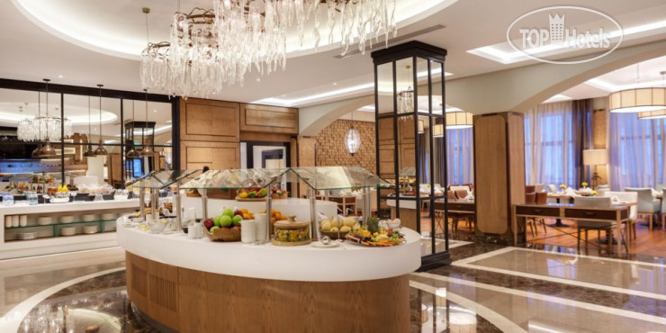 Crowne Plaza Borjomi 5* Зона для завтраков - Фото отеля