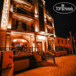 Regal Inn Badamdar Hotel 4*