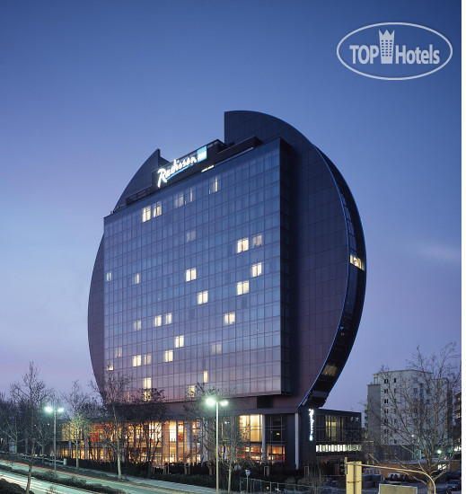 Фотографии отеля  Radisson Blu Hotel, Frankfurt 4*