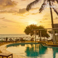 Бассейн в Tanzanite Beach Resort 