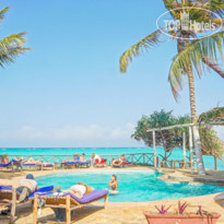 Бассейн в Tanzanite Beach Resort 