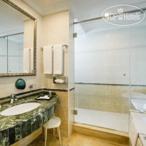 Steigenberger Marhaba Thalasso Hammamet 5* Ванная и душевая в номере Superior главного корпуса - Фото отеля