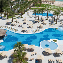 Большой бассейн  с морской воды в Marhaba Palace 5*