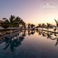 Infinity Pool  в Amiana Resort Nha Trang  5*