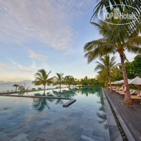 Infinity Pool  в Amiana Resort Nha Trang  5*