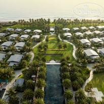 Основной панорамный бассейн  в Radisson Blu Resort Cam Ranh 5*