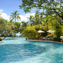 Главный бассейн в Paradisus by Melia Bali 5*