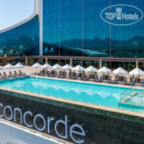 Бассейн Бесконечности в Concorde Tower Hotel & Casino 5*