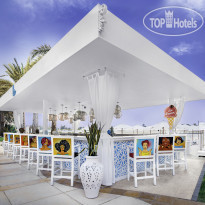 Sheraton Abu Dhabi Hotel & Resort Бар на пляже