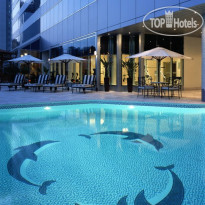 Corniche Hotel Abu Dhabi Бассейн