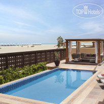 Saadiyat Rotana Resort & Villas бассейн в пляжной вилле