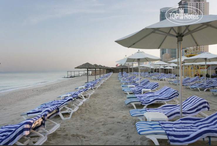 Пляж в Ramada Beach Ajman 4*