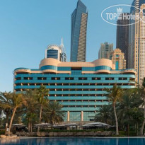 Главный бассейн в Le Meridien Mina Seyahi Beach Resort & Waterpark  5*