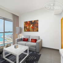Wyndham Dubai Marina Раскладной диван в гостинной O