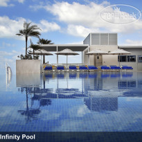 Инфинити Бассейн в Grand Cosmopolitan Hotel 5*