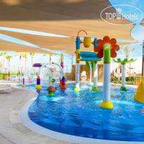 Водный парк с бассейном в Centara Mirage Beach Resort Dubai 4*