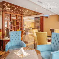 Crystal Plaza Al Majaz Hotel Lobby Cafe