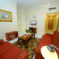 Nejoum Al Emarat Executive Room Suite - Living 