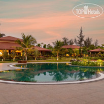 Бассейн в Gamyam Beach Resort 