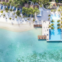 Главный бассейн в Villa Nautica Paradise Island 5*