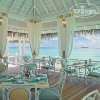 Ayada Maldives Ресторан OCEAN BREEZE