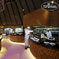 Centara Ras Fushi Resort & Spa Oceans - международный рестора