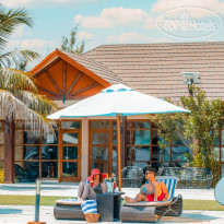 Главный бассейн в Brennia Kottefaru 5*