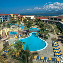 1 бассейн, окруженный балийскими кроватями (включает детскую зону)  в Memories Trinidad Del Mar 4*