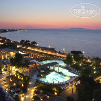 Rhodes Bay Hotel & Spa Вид с террасы ночью