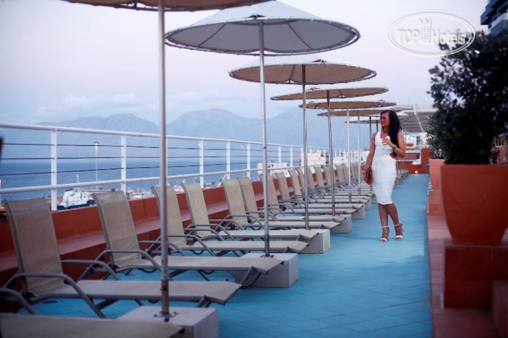 Пляж в Avra Collection Hermes Hotel 4*