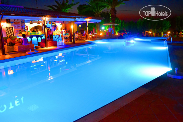 Новые добавленные фото туристов в Bomo Amnissos Residence 3*
