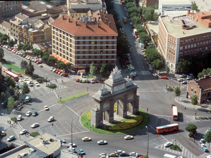 Фотографии отеля  Hotel Puerta de Toledo 3*