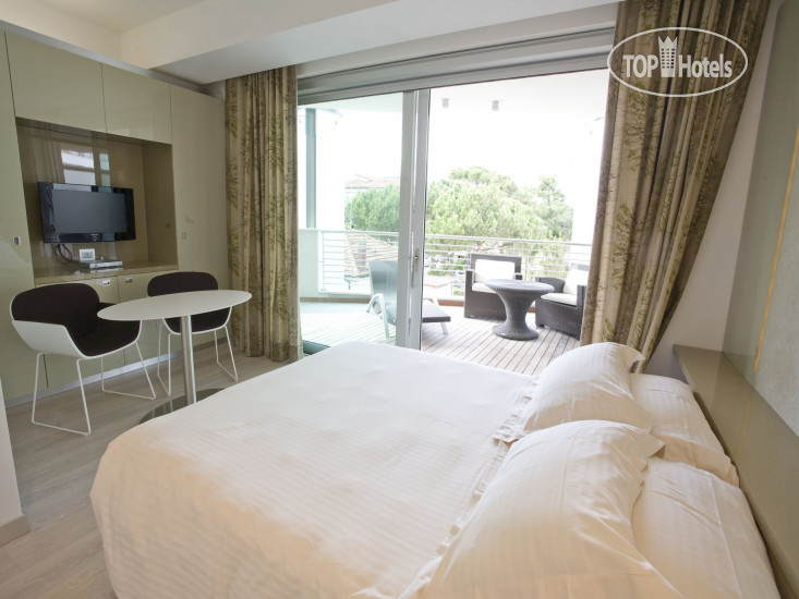 Новые добавленные фото туристов в Premier and Suites 5*