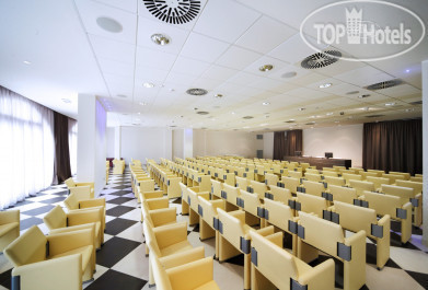 Touring 4* - Фото отеля