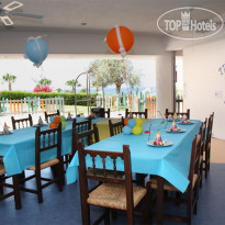 Coral Beach Hotel & Resort Dolphin Kids Restaurant