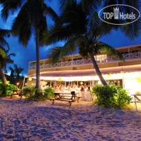 Moana Sands Beachfront Hotel & Villas 
