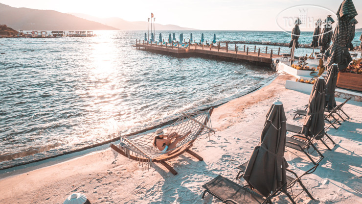 Пляж в The Norm Collection Door'a 5*