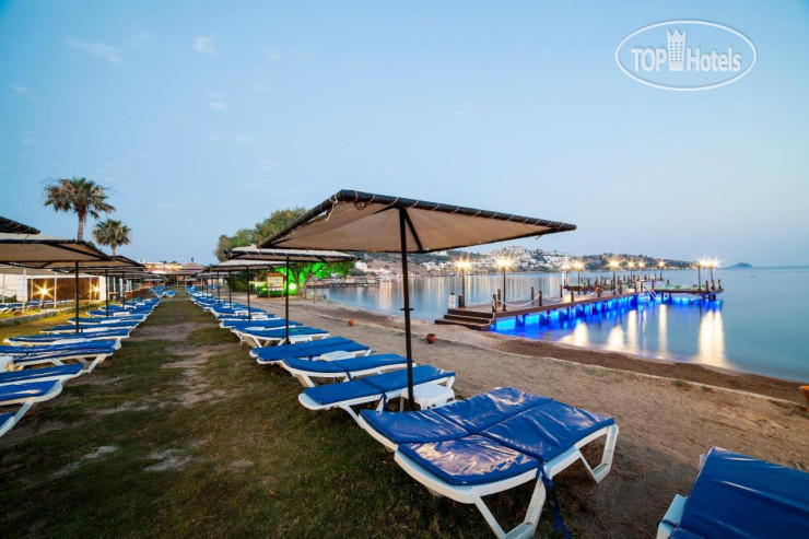 Пляж в Golden Age Bodrum 4*