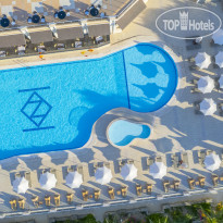 Outdoor swimming pool в Azka 5*