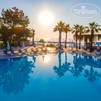 Главный бассейн в Amara Comfort Resort 5*