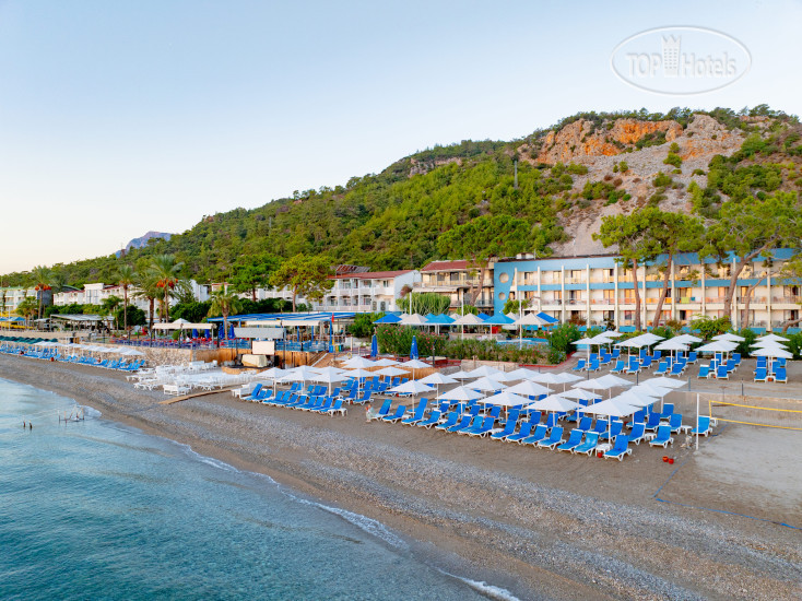 Пляж в The GrandResort - Limited Edition by Leonardo Hotels 5*