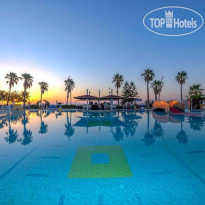 Главный бассейн в Armas Labada Beach Hotel 5*