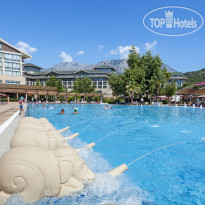  Открытый плавательный бассейн в Amara Luxury  Resort & Villas 5*