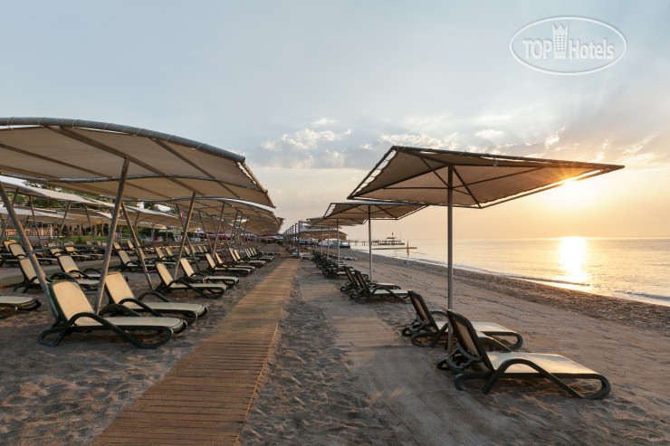 Пляж в Greenwood Kemer Resort 4*