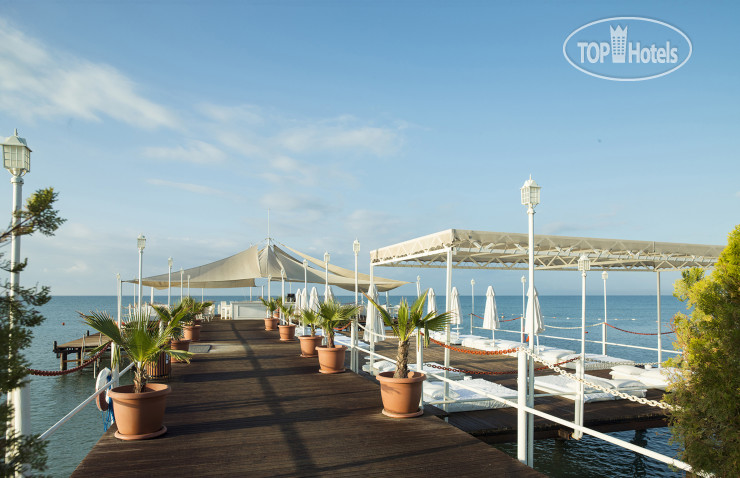 Пляж в Dobedan Exclusive Hotel 5*