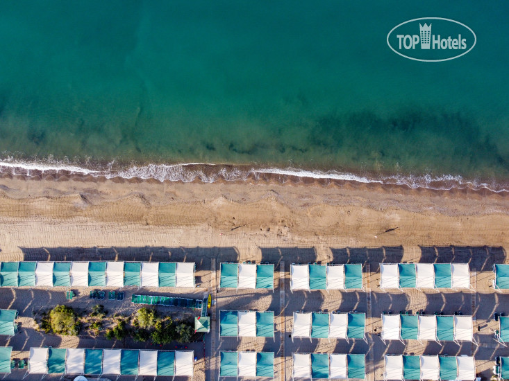 Пляж в Belconti Resort Hotel 5*