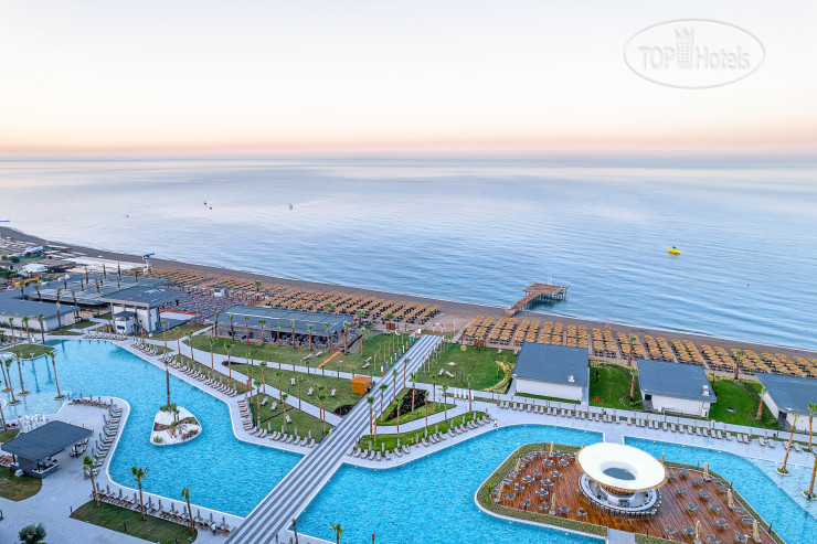 Пляж в Centara Karon Resort Phuket 4*