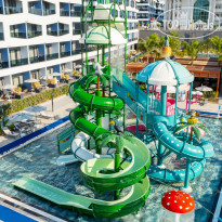  Детский бассейн с горками (с подогревом) в Liu Resorts 5*