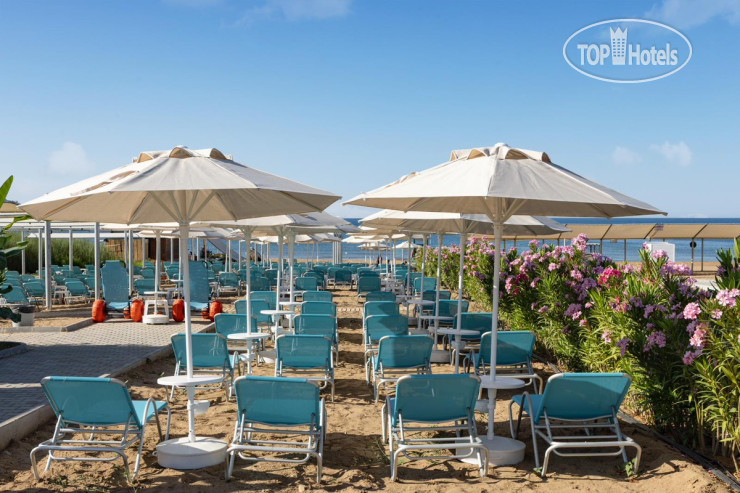 Пляж в Tuana Hotels The Phulin Resort 4*